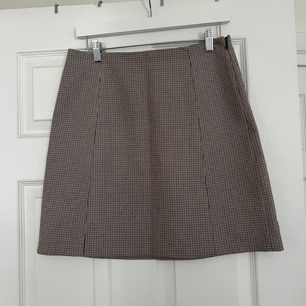 Aritzia mini skirt